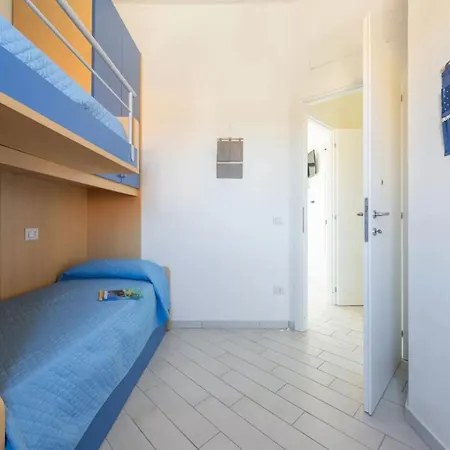 Cozy Flat Just Steps From Baia Delle Mimose *